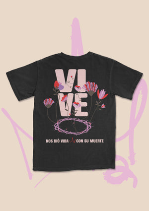 Nos Dió Vida Con Su Muerte Graphic Short Sleeve T-Shirt